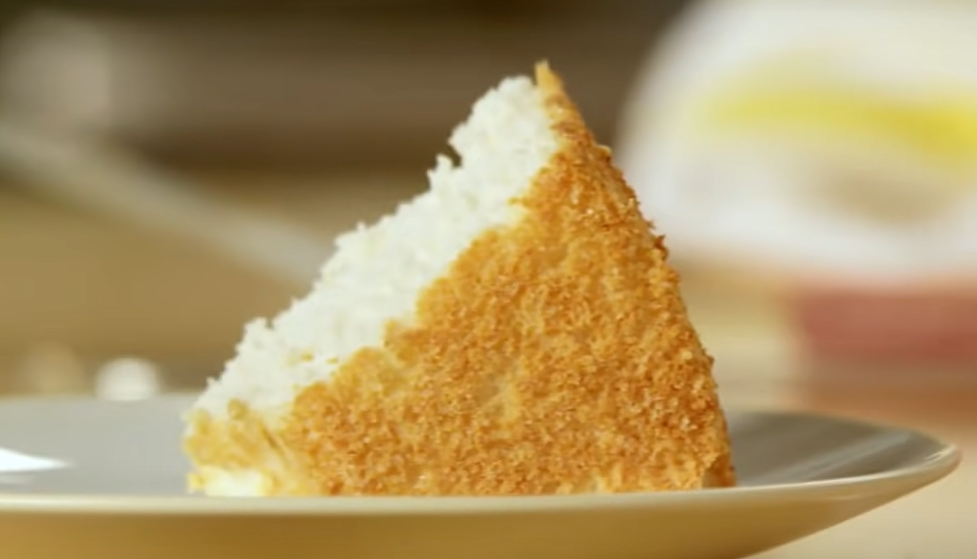 Angel food cake desserts with pudding