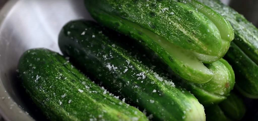 how to make cucumber kimchi